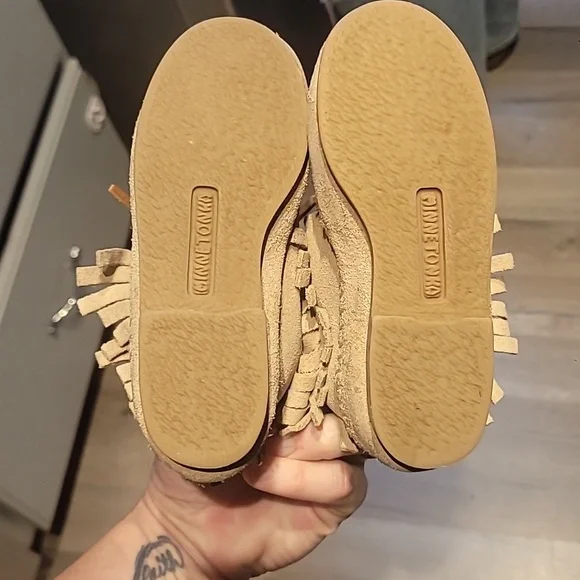 Minnetonka Leather Moccasin Boots For Girls Size 8 - Picture 3 of 5